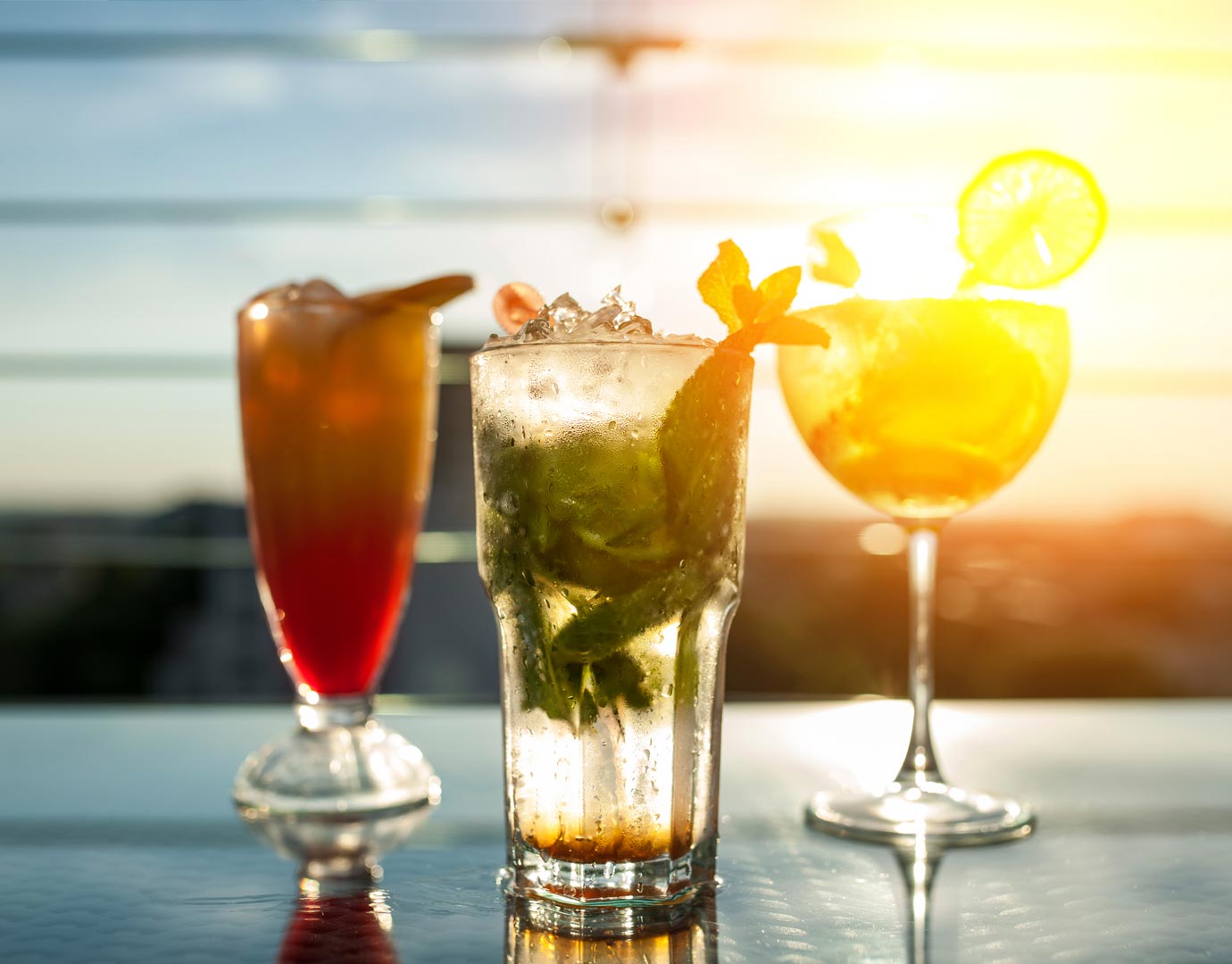 Refreshing cocktails with a sunset view onboard | MSC Cruises Refreshing cocktails with a sunset view onboard | MSC Cruises