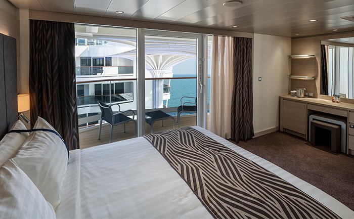 MSC WORLD EUROPA Deluxe suite aurea with promenade and ocean view MSC WORLD EUROPA Deluxe suite aurea with promenade and ocean view